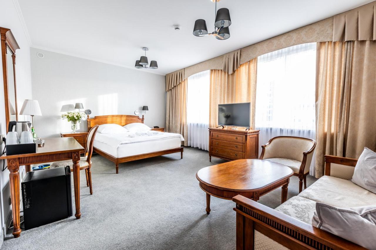 Hotel Pod Zlota Roza 키엘체 외부 사진