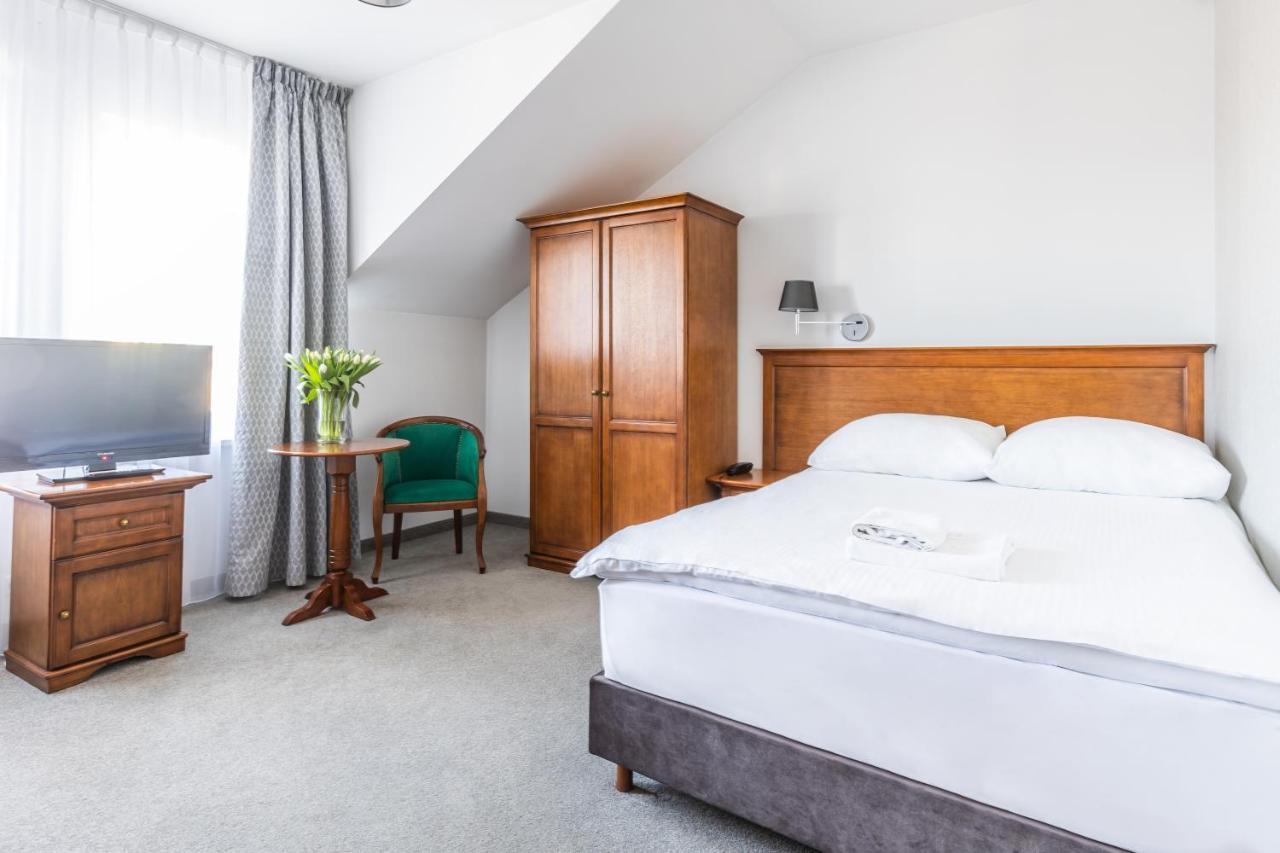 Hotel Pod Zlota Roza 키엘체 외부 사진