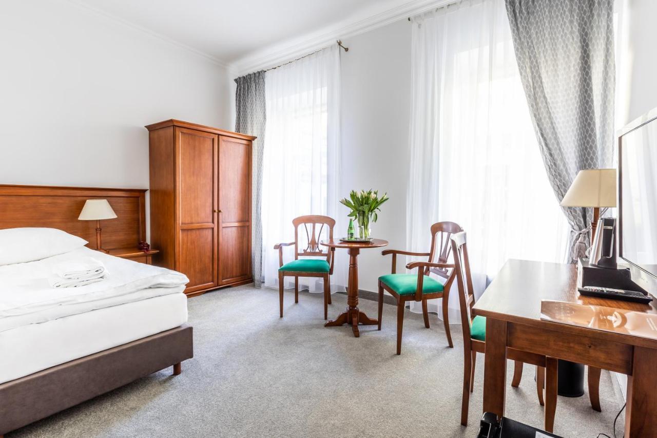 Hotel Pod Zlota Roza 키엘체 외부 사진